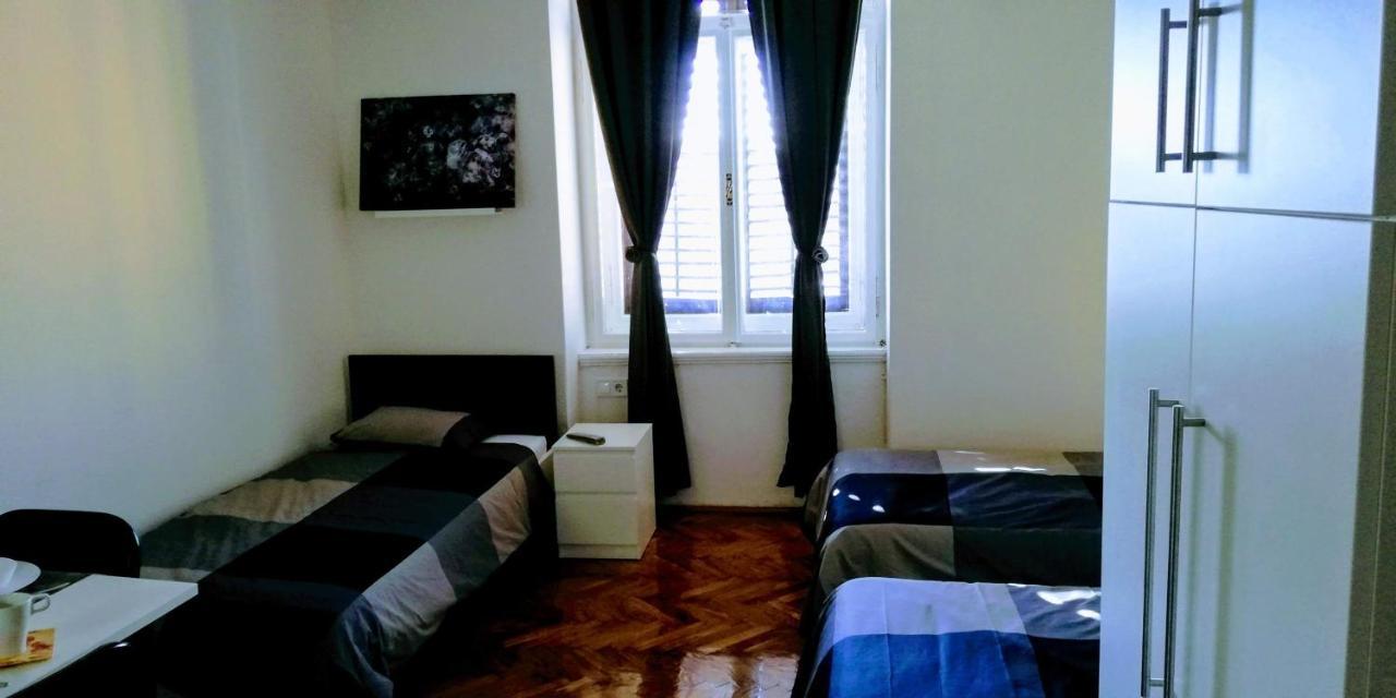Pula Center Green Park Apartments And Rooms Екстериор снимка