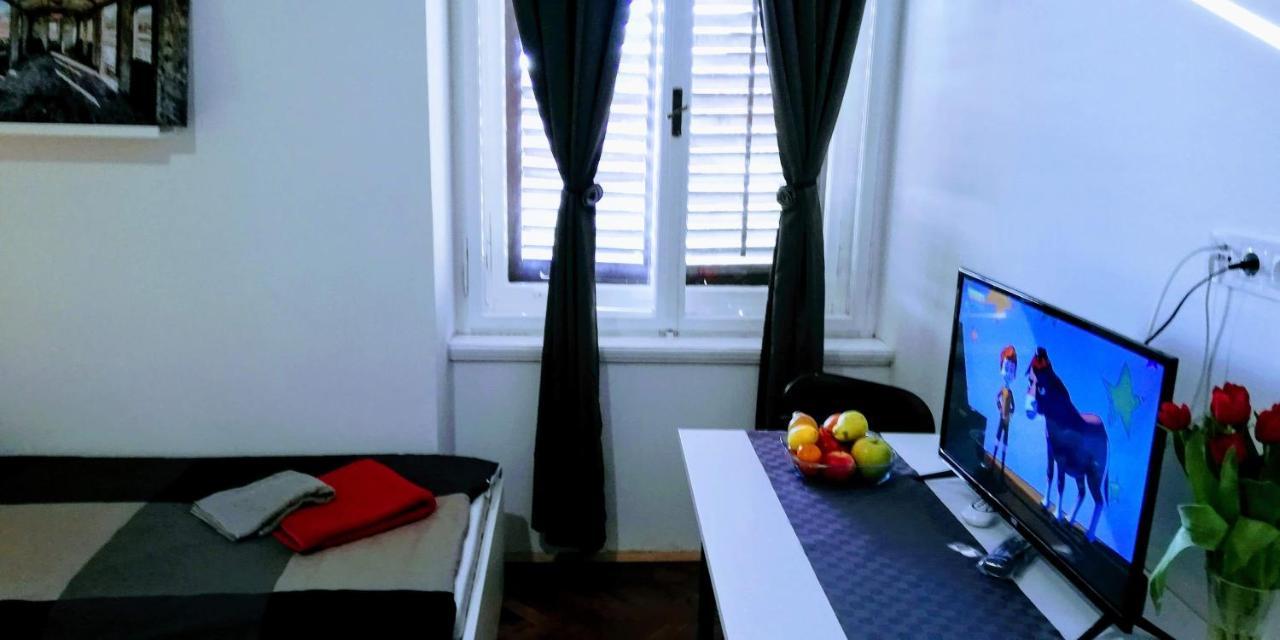 Pula Center Green Park Apartments And Rooms Екстериор снимка