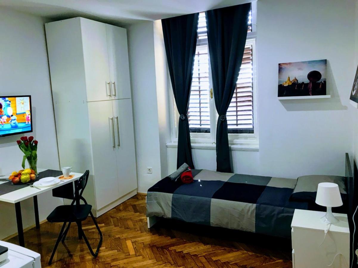 Pula Center Green Park Apartments And Rooms Екстериор снимка