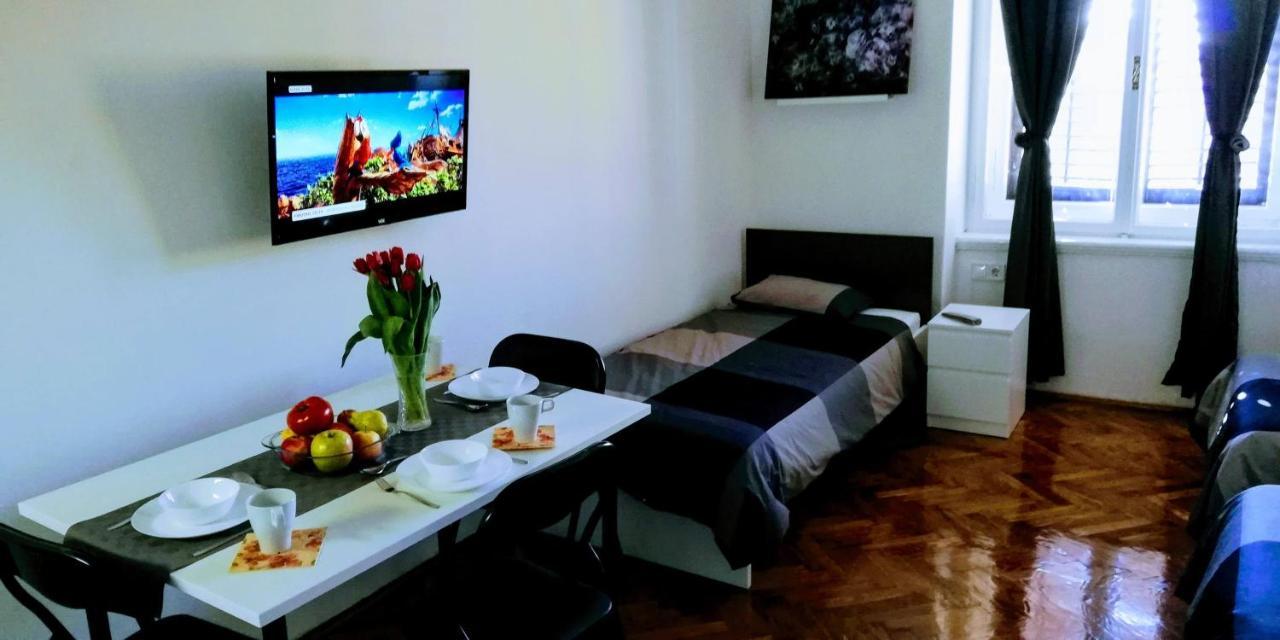 Pula Center Green Park Apartments And Rooms Екстериор снимка