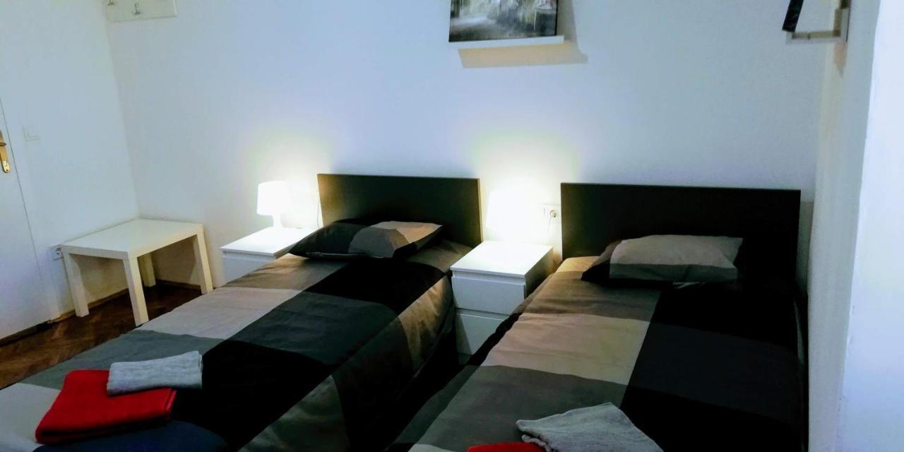 Pula Center Green Park Apartments And Rooms Екстериор снимка
