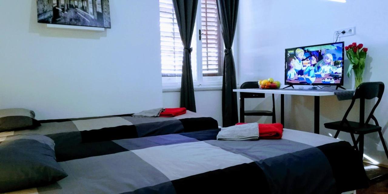 Pula Center Green Park Apartments And Rooms Екстериор снимка