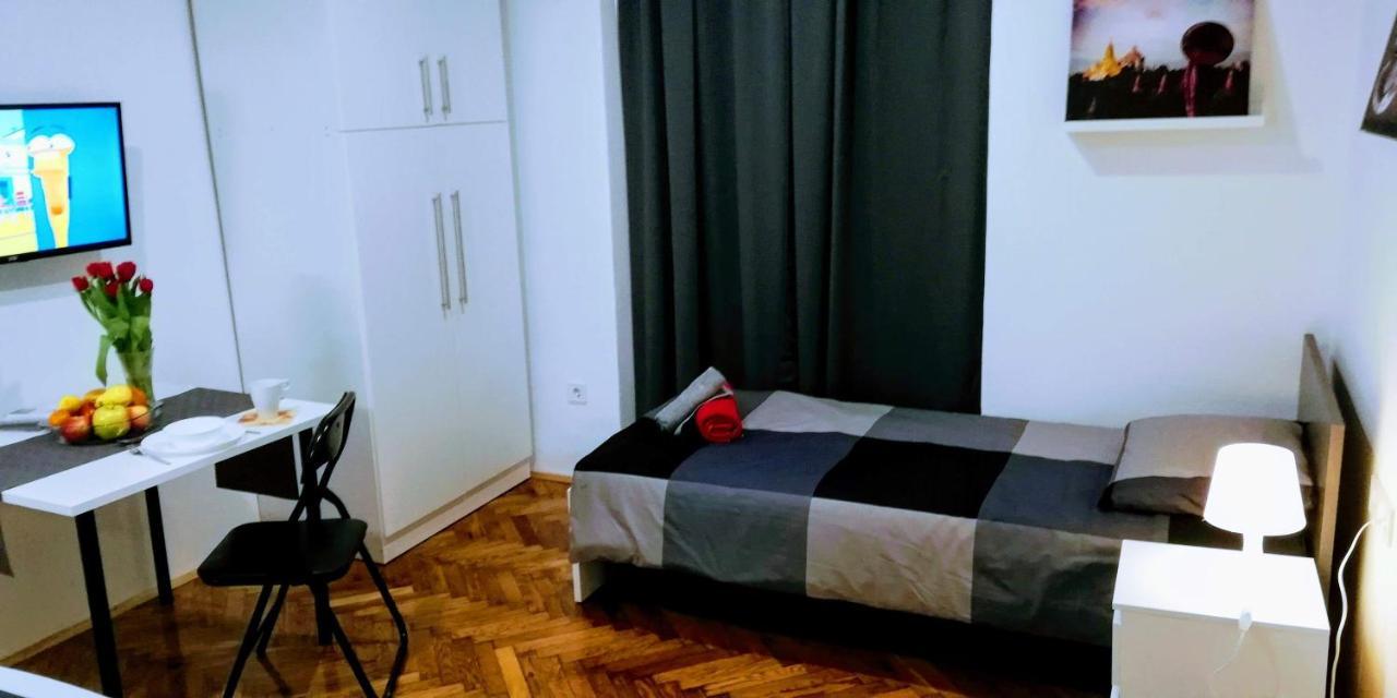 Pula Center Green Park Apartments And Rooms Екстериор снимка