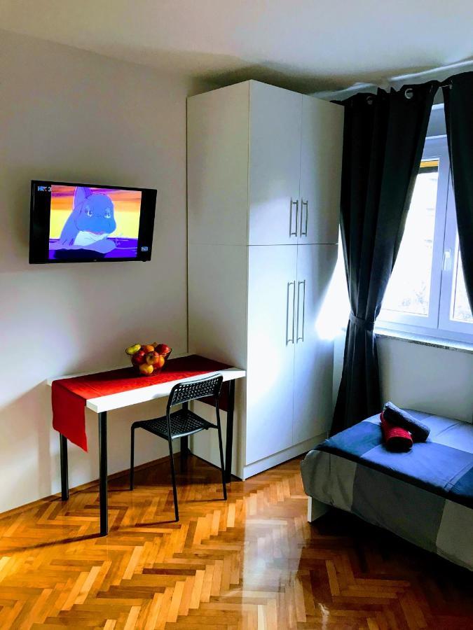 Pula Center Green Park Apartments And Rooms Екстериор снимка
