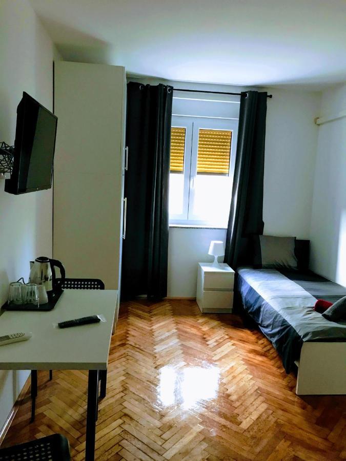 Pula Center Green Park Apartments And Rooms Екстериор снимка